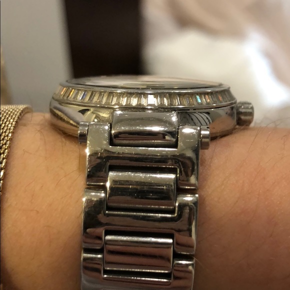 Michael Kors Watch - Picture 4 of 6